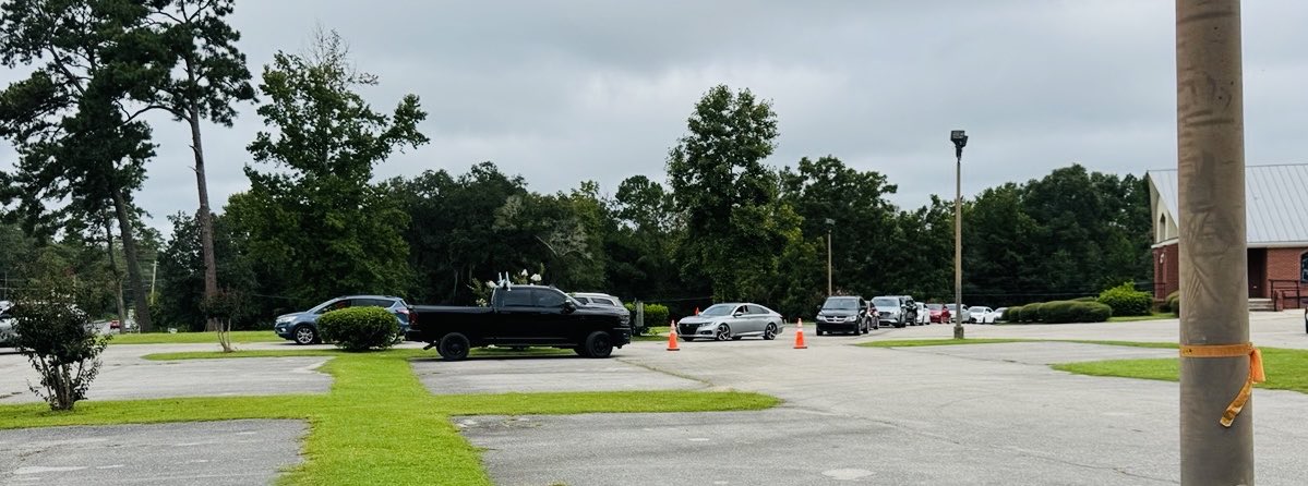 GwenGraham's tweet photo. I couldn’t see the end of the line of cars waiting to receive food yesterday. This is the Florida that 30 years of republican rule has created. People are hurting. It is time for change. https://t.co/Pntbe7AXEJ