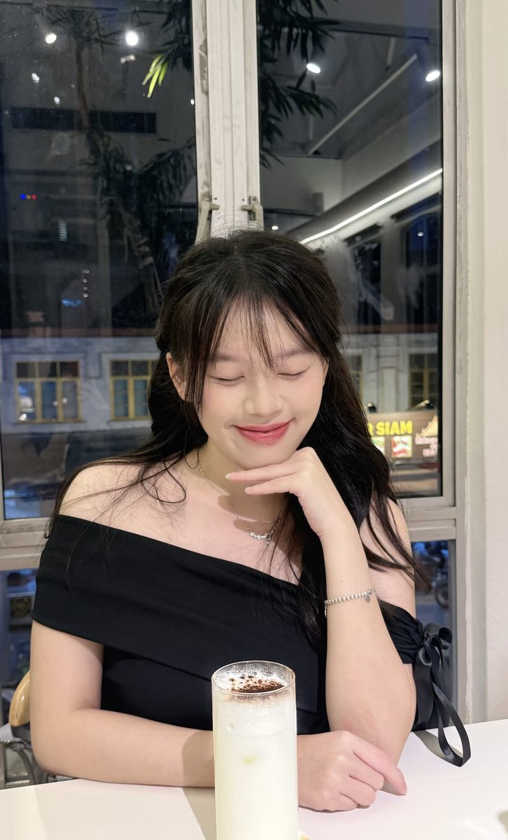young0109_'s tweet photo. 小可爱出门了哦😍
这奶子真想抱着吸个够
然后在疯狂打桩这肉肉屁股
直到你精疲力尽
再射在你奶子～🤤🤤🤤
#马来西亚  #tarumt #女大学生 https://t.co/o9SEoR1G6V