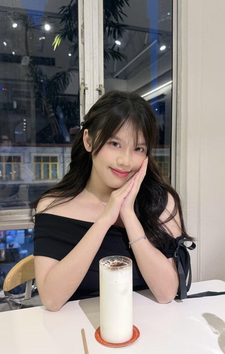 young0109_'s tweet photo. 小可爱出门了哦😍
这奶子真想抱着吸个够
然后在疯狂打桩这肉肉屁股
直到你精疲力尽
再射在你奶子～🤤🤤🤤
#马来西亚  #tarumt #女大学生 https://t.co/o9SEoR1G6V