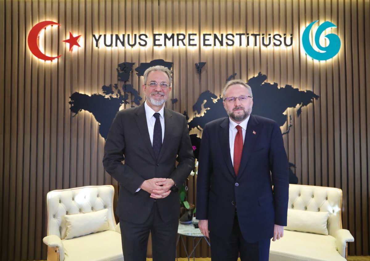 yeeorgtr's tweet photo. Türkiye Uluslararası İslam, Bilim ve Teknoloji Üniversitesi Rektör Yardımcısı, önceki dönem Vatikan ve İslamabad Büyükelçisi Prof. Dr. Mehmet Paçacı, Yunus Emre Enstitüsü Başkanı Prof. Dr. Selim Argun’a hayırlı olsun ziyaretinde bulundu.

Görüşmede, akademik ve kültürel çalışmaların yanı sıra uluslararası kültürel ilişkiler ve kurumlar arasında geliştirilebilecek iş birliği imkânları üzerine görüş alışverişinde bulunuldu.

Sayın Paçacı’ya nazik ziyareti ve iyi dilekleri için teşekkür ederiz.

@tiburesmi 

#YunusEmreEnstitüsü