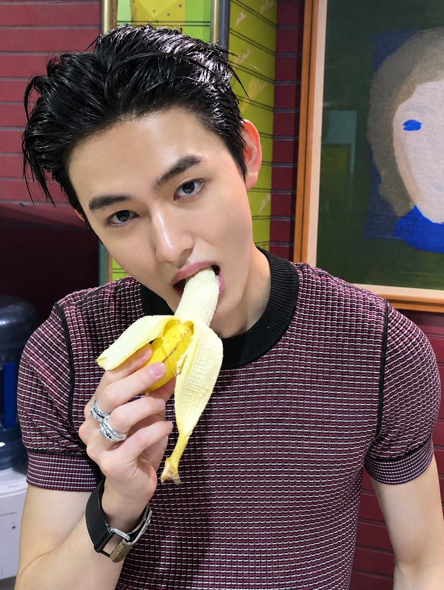 xxeoje's tweet photo. kenapa ya seonghyeon tuh vibes nya kek abis mandi mulu 😭 https://t.co/5D9IzQ7RRw