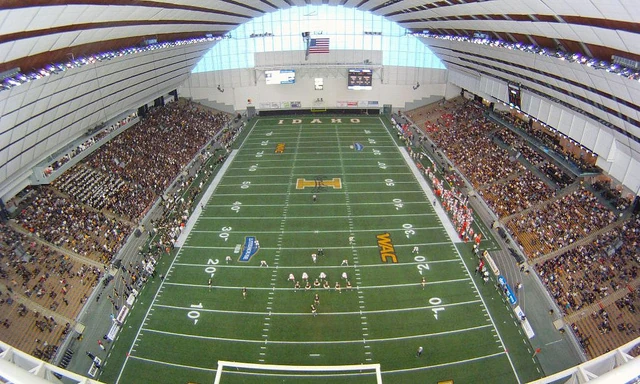 Asphalt_Inst's tweet photo. 🏈 Throwing it back to 1976. The year our newsletter featured the Univ. of Idaho’s new domed stadium. Our engineer Don Harriott inspected the foundation that made it all possible — a 4-inch asphalt base built to outlast every surface change above it.
 #ThrowbackThursday #Football https://t.co/lceMgewDtB