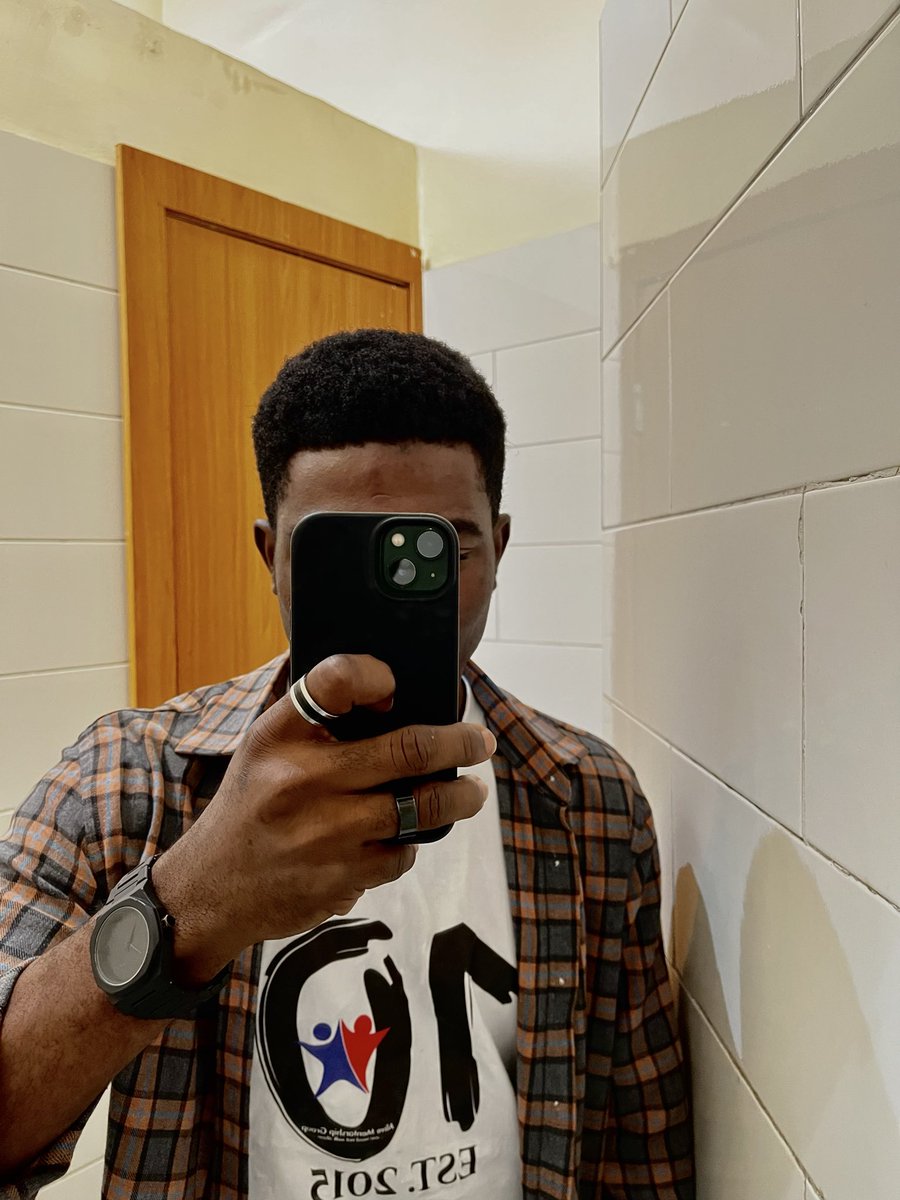 Mayowadan12's tweet photo. Hey, reintroducing myself 👋

I’m Mayowa Daniel. I build reliable, scalable digital products and solve real problems with code (web apps, APIs &amp; beyond).

Always open to collaborate on cool builds. DMs open 🚀 https://t.co/41t5c4COeK