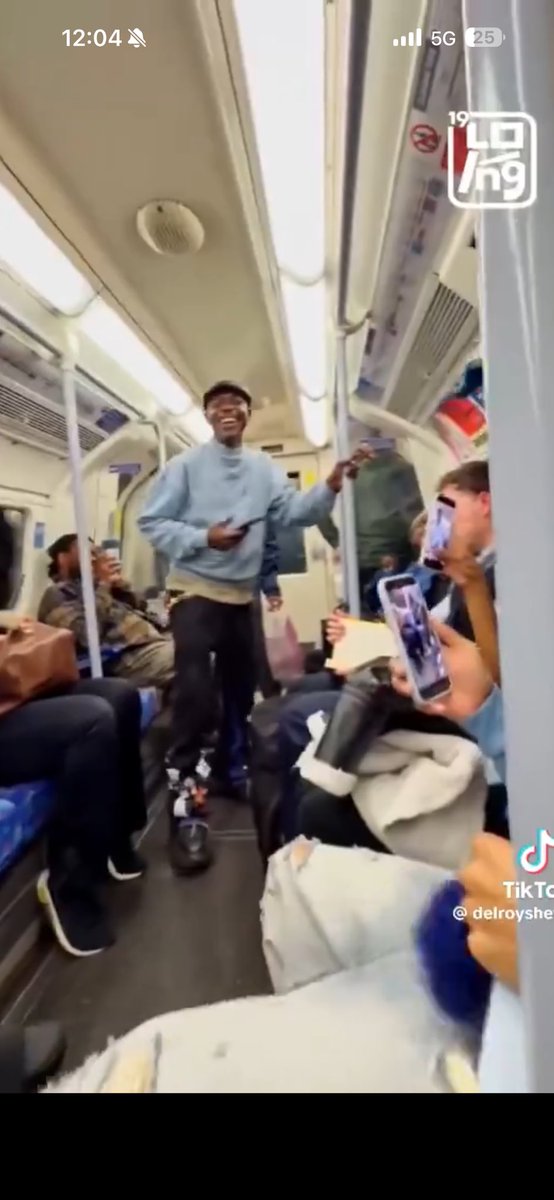 StephenChidhumo's tweet photo. @MalemaZw @_MakdShelby If you have never been out of Zim it’s something you won’t understand but let me try to explain a bit, There is a guy there reading a book, that’s common in trains and buses and there you go other people are having a concert. That’s anti social https://t.co/y6OZVerHxO