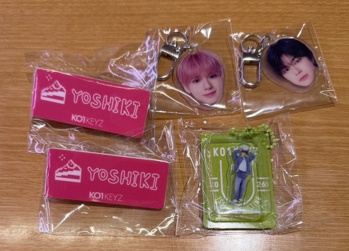 tkcii_1's tweet photo. KO1KEYZ ファンミ カプセルトイ トレカ 交換 

【譲】
ネームプレート 矢田
顔アクキー 矢田 照井
ブリスター 濱田
トレカ 矢田 新世界ファイナル

【求】安部 7000円トレカ 缶バッジ
ファイナル安部ポジ評 土田制服

郵送またはINI東京ドーム両日手渡し
お気軽にお声がけください🙇🏻‍♀️
#KO1KEYZ交換 https://t.co/Vait0q5QVv