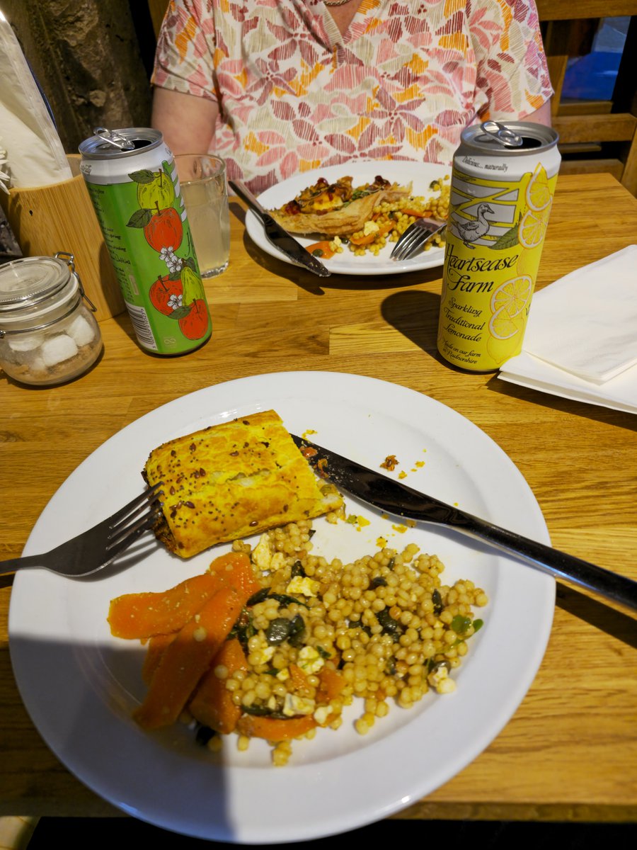 MartinPilkingt2's tweet photo. Healthy eating in the cloisters https://t.co/RZEkCzrxQE