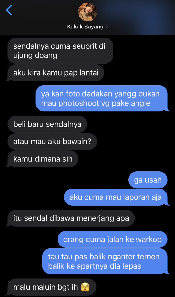 reveuriez's tweet photo. hyeonhoon two tweets au; sandal Sadam rusak tapi ngeyel ga mau beli baru

part of Sadam Jingga https://t.co/QrxZb4Raya