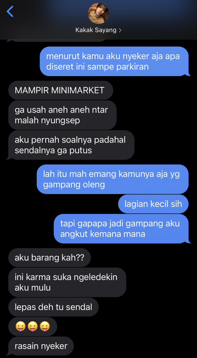 reveuriez's tweet photo. hyeonhoon two tweets au; sandal Sadam rusak tapi ngeyel ga mau beli baru

part of Sadam Jingga https://t.co/QrxZb4Raya