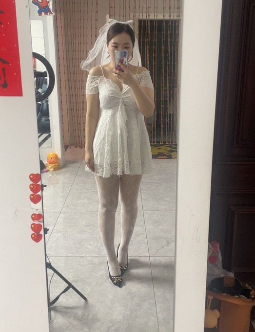 DoffaIntrovert's tweet photo. 今晚嫁给他，当我孩的新媳妇，我还是第一次穿婚纱跟他弄呢，心里有点激动 https://t.co/3CPp9ceFrL