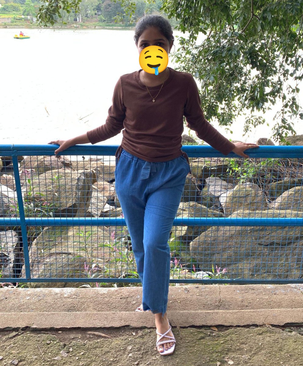 boultboy30's tweet photo. Uffffff 𫦠ava #kundi shape kaatiye ella poolum thooka vaipa π€€ππ
Ava kondaya iluthu pudichu ... #Soothula sorugi edukanum ππ
#bestie #gaajigirl #sexystructure https://t.co/5VzTAtPpGv