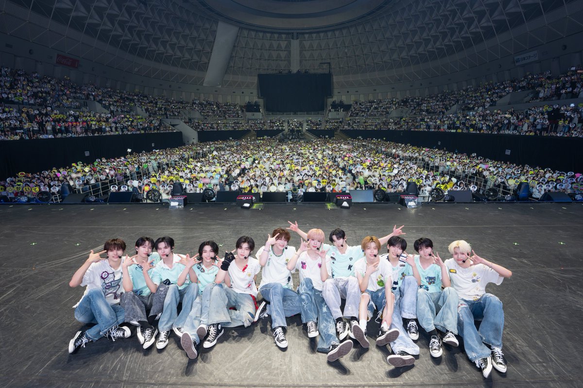 KO1KEYZofficial's tweet photo. [📸]

𝟮𝟬𝟮𝟲 𝗞𝗢𝟭𝗞𝗘𝗬𝗭 𝟭𝗦𝗧 𝗙𝗔𝗡 𝗠𝗘𝗘𝗧𝗜𝗡𝗚
兵庫公演 2日目🌙

#古家正亨 さん
東京から兵庫までの全8公演を
MCとして見届けてくださり
ありがとうございました!!!!!!!!!!!!

🎀⚽️🚀🏃‍♂️🌟🍀🍰⚡️🍎🥔⚾️🐲

#KO1KEYZ_1ST_FAN_MEETING
#KO1KEYZ
#コイキーズ #코이키즈 https://t.co/YTBekDidBy