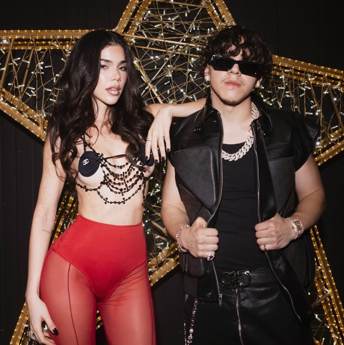 KeninisMx's tweet photo. “Malas Mañas” de @KeniaOs &amp; Xavi re-ingresa al Top 50 de Spotify México en la posición #39 (+12) con 388,563 streams. https://t.co/UVkrxv0weA