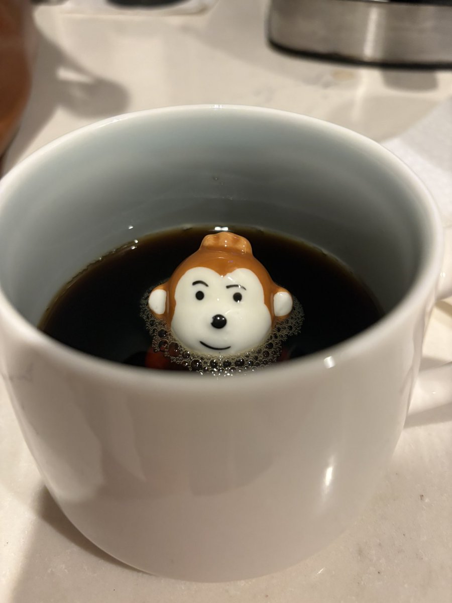 emon3m_'s tweet photo. HELP HIM!!!!! HE IS DROWNING!!!!! https://t.co/DF7cVS7EUr