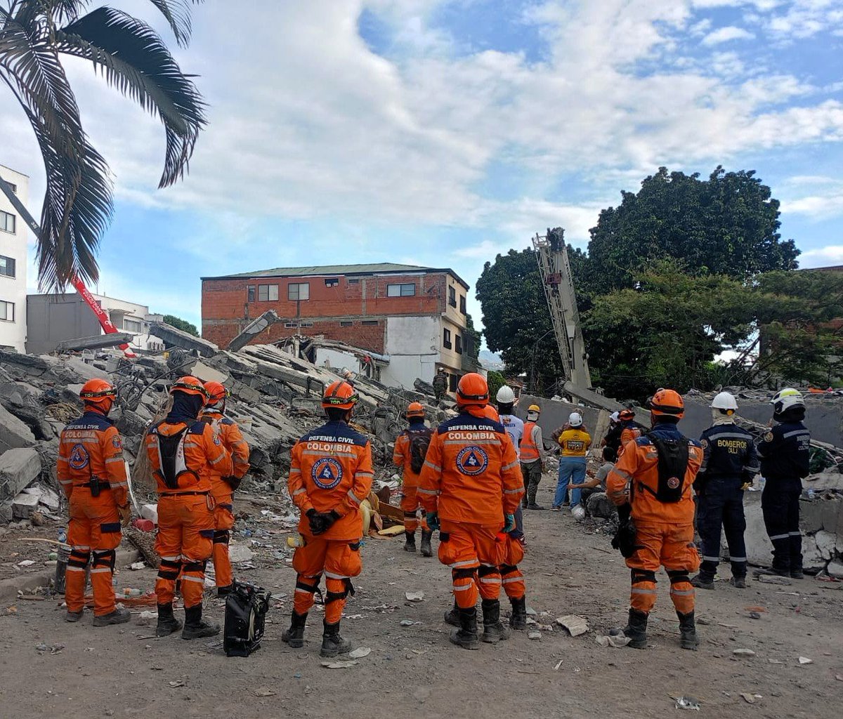 DefensaCivilCo's tweet photo. Hace un mes del sismo de 7.4 en San José del Palmar, #Choco/Colombia sigue de pie. 🇨🇴🧡 ¡Gracias al valor y entrega de los voluntarios de la @DefensaCivilCo! #ComprometidosConColombia #FuerzasQueSalvanVidas https://t.co/6BJLFeipRW