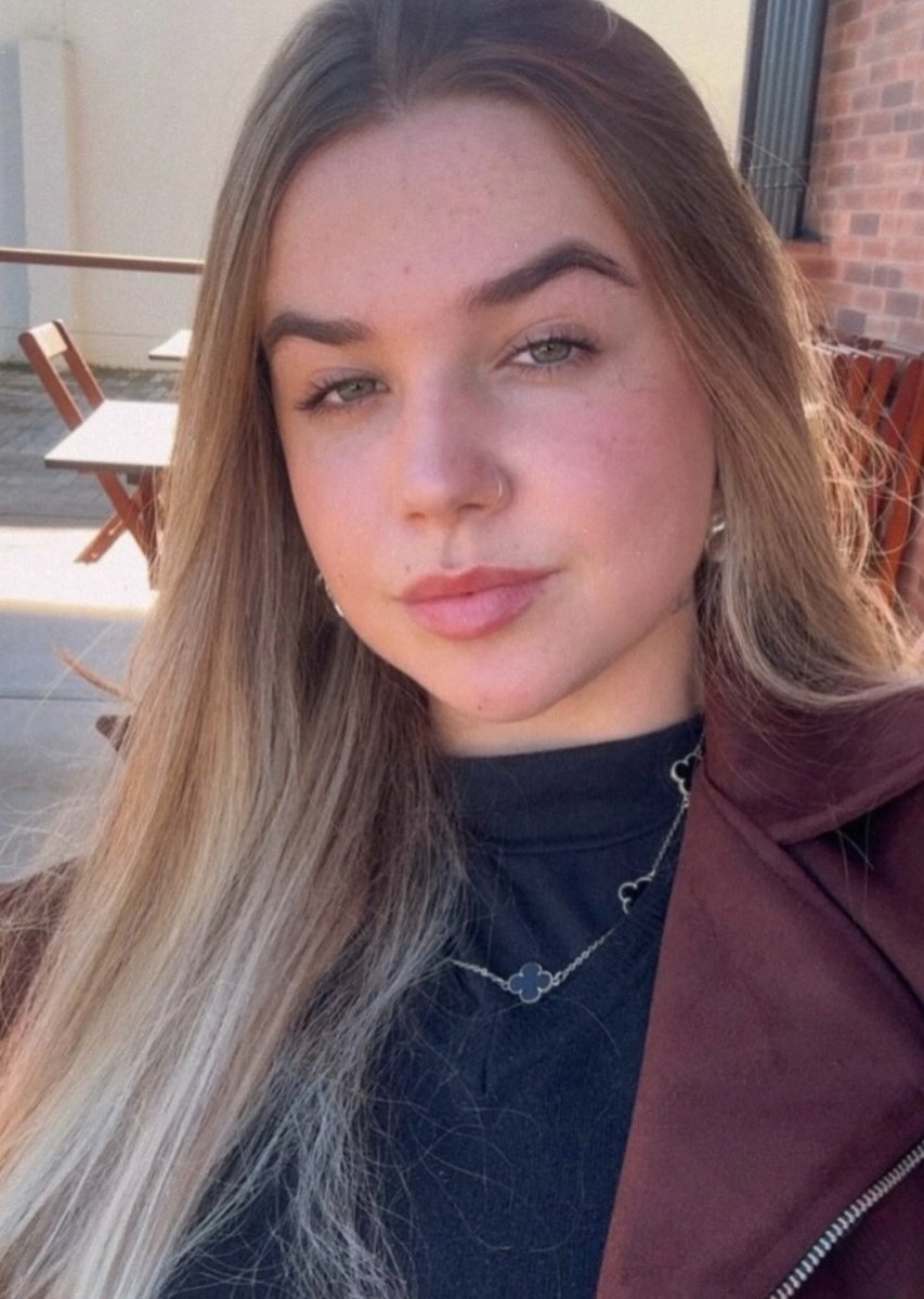 NagyFannion's tweet photo. Sziasztok! 
Elérhető vagyok írj bátran vásárolj amit szeretnél ❗
-Szexchet🤗😘❤
-szexcam🤗😘❤
-szextali🤗😘❤ 
-egyéni vidi kérésre🤗😘❤
RT ha tetszem❗🔄❤😘 https://t.co/TnKpYZz81B