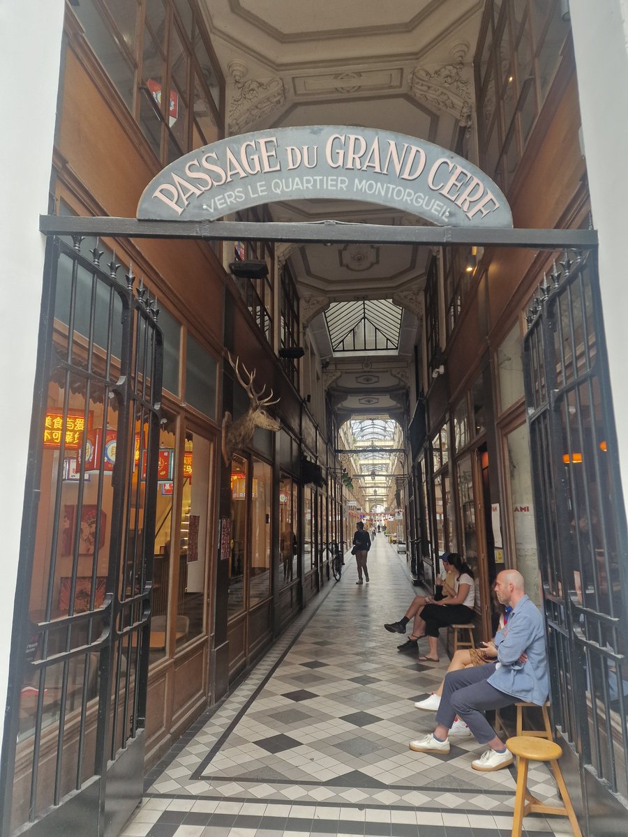 cryptosaurien's tweet photo. Que de souvenirs avec @AdliTB , @Adrian_Sauzade et tant d'amis de l'@AssoCDC qu'on ne les peut tous nommer 🥰
Prochain"repas" le 30 au soir à  Paris. Me contacter en mp (ou @lauremerlin ) https://t.co/EHqyDEofXB