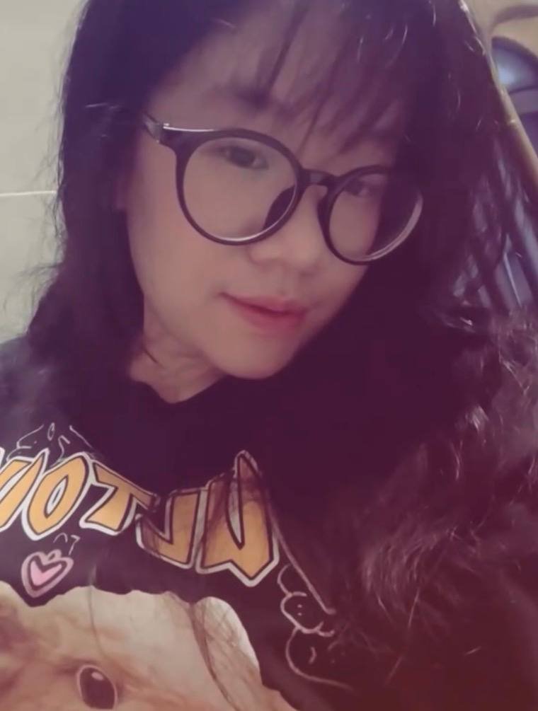 DimMy03cd's tweet photo. Gia Hân 2k8 là 1 con đĩ heo nái làm bồn chứa tinh cho cả trường, đĩ này béo vì bị bắt ăn quá nhiều tinh trùng, nó ko chỉ ăn trong trg mà còn phải bò ra công viên lẫn wc công cộng để thỏa mãn đĩ heo nái https://t.co/LYZnPsxlsk