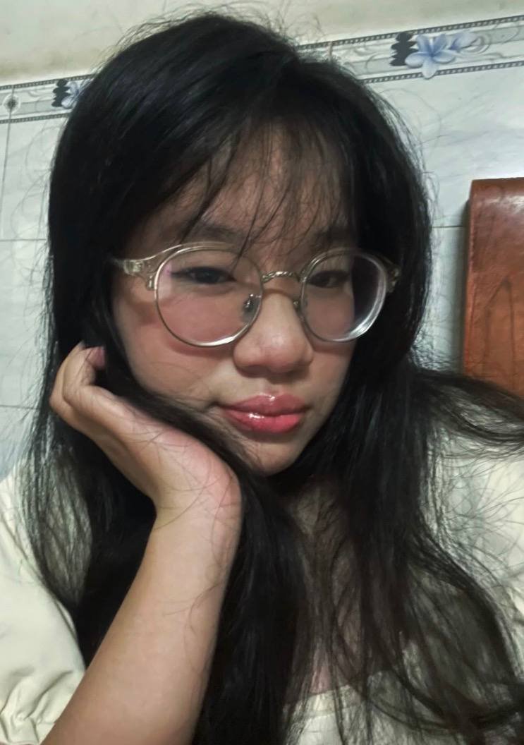 DimMy03cd's tweet photo. Gia Hân 2k8 là 1 con đĩ heo nái làm bồn chứa tinh cho cả trường, đĩ này béo vì bị bắt ăn quá nhiều tinh trùng, nó ko chỉ ăn trong trg mà còn phải bò ra công viên lẫn wc công cộng để thỏa mãn đĩ heo nái https://t.co/LYZnPsxlsk