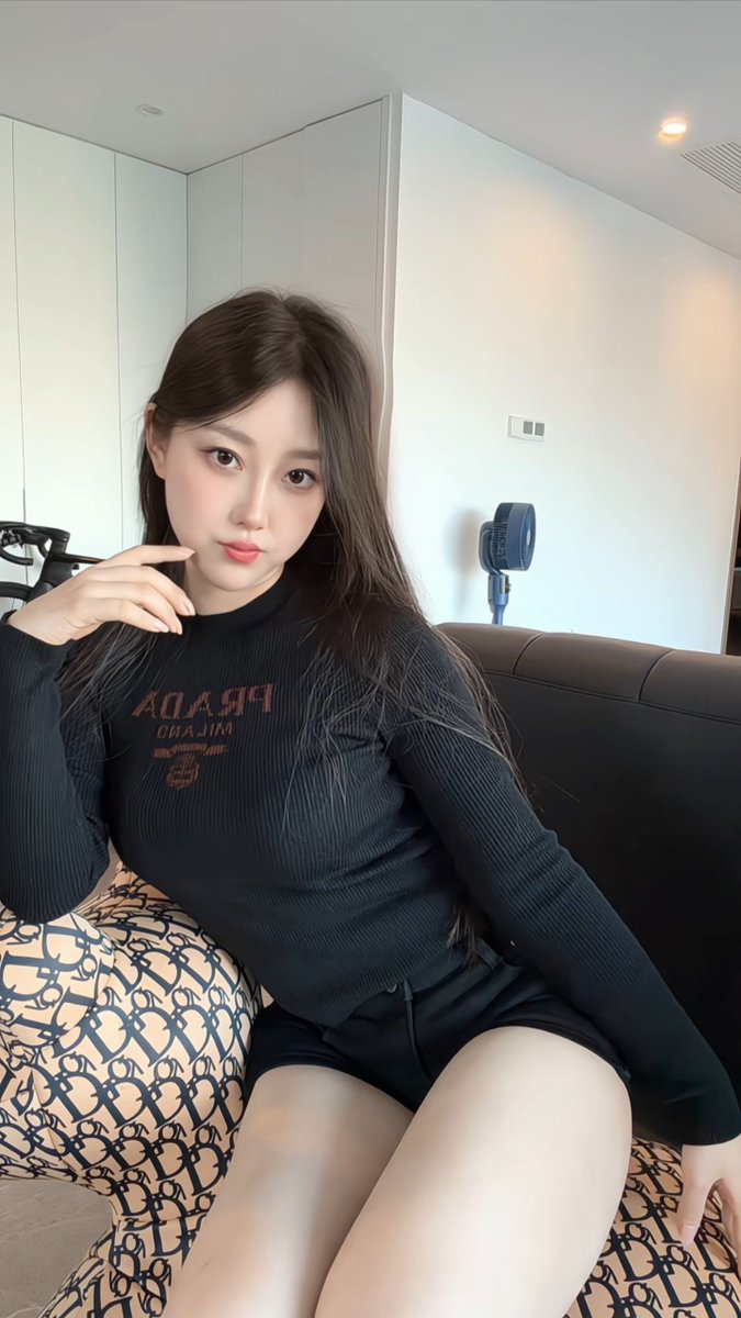 TCapopi's tweet photo. 所以你们在x约都是直接约吗？不应该是先彼此了解互相合适在约的吗？不应该先有一点感情基础吗？ https://t.co/tTeAY9mJel
