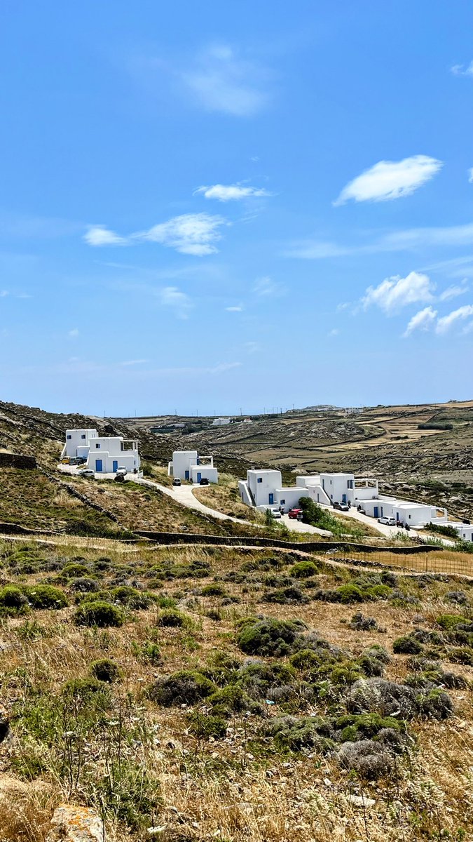 moiseshd's tweet photo. Mykonos https://t.co/lYReo9aj5a