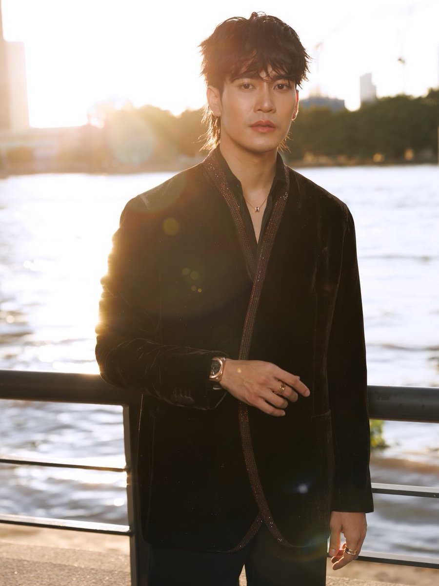 euroyswofficial's tweet photo. —— ♡ 𝐄𝐮𝐫𝐨 𝐘𝐨𝐭𝐬𝐚𝐰𝐚𝐭 ’𝐬 𝐔𝐩𝐝𝐚𝐭𝐞 ☻
🌟 IG : Euroyotsawat (1/2)

“ #VogueGala2026 ”

🔗 https://t.co/YvkcFGOB90 

SONEURO AT VOGUE GALA26
#Voguegala2026xSonEuro
#Euroyotsawat #ยูโรยศวรรธน์ https://t.co/sR1IKwh57M