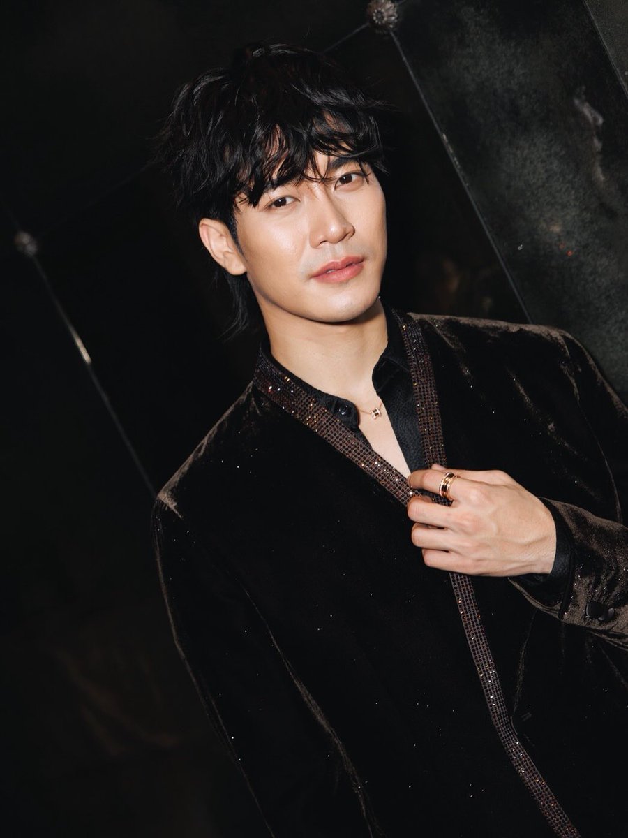 euroyswofficial's tweet photo. —— ♡ 𝐄𝐮𝐫𝐨 𝐘𝐨𝐭𝐬𝐚𝐰𝐚𝐭 ’𝐬 𝐔𝐩𝐝𝐚𝐭𝐞 ☻
🌟 IG : Euroyotsawat (1/2)

“ #VogueGala2026 ”

🔗 https://t.co/YvkcFGOB90 

SONEURO AT VOGUE GALA26
#Voguegala2026xSonEuro
#Euroyotsawat #ยูโรยศวรรธน์ https://t.co/sR1IKwh57M