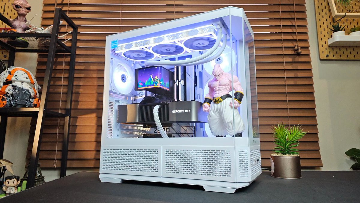 ThermaltakeInc's tweet photo. The View 370 Snow turns your setup into a showcase, bringing together your hardware, lighting, and personalized decorations behind panoramic tempered glass.

📸 @suchao_prowphong

#Thermaltake #View370 #PCBuild #CaseMod #GamingPC https://t.co/fGqqUuOq6m
