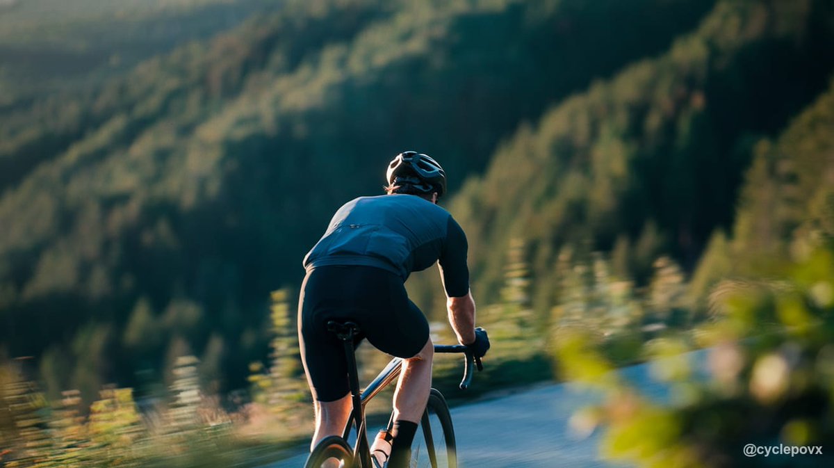 CyclePOVX's tweet photo. 🚴 رامكو إيفينبول يُطلق "مشروع كندا" بطموحات كبيرة — ويعلنها صراحة: ليش لا الاثنين؟
بطل العالم البلجيكي يستهدف سباقَي كويبيك ومونتريال بقوة (via CyclingNews)
هل يقدر يحقق الفوز بالسباقين؟
#CyclePOVX #دراجات #سباقات_الدراجات #cycling #ProCycling #UCI #RemcoEvenepoel #GPCanada https://t.co/c6Ret1Wp5N