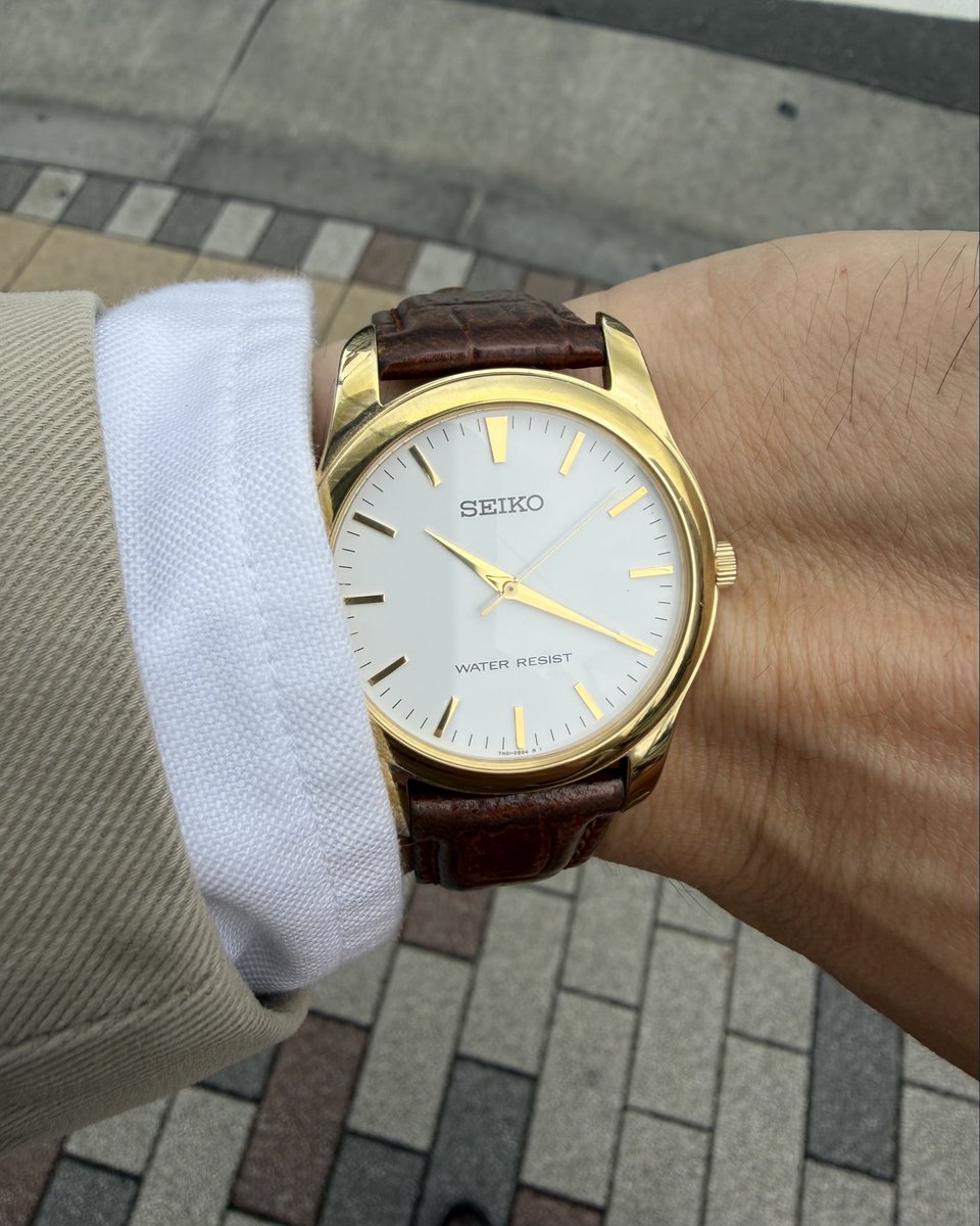 my_zng's tweet photo. ジャケット、ネクタイ、シャツをブルックスブラザーズで揃えました。ハットもアメトラを意識してUSA製のdobbsをチョイス。
曇り空で気温も低かったので、ファーフェルトハットやレザーバンドの腕時計で少しだけ秋の雰囲気を。
#brooksbrothers #oldcoach #dobbs #アメトラ #ametora https://t.co/tEOC1Xe5vn