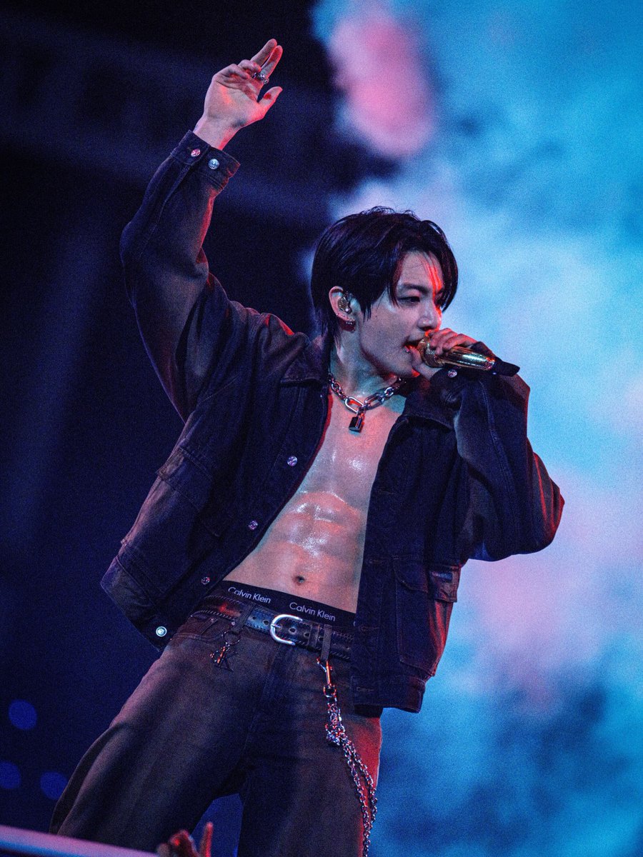 archiveforJK's tweet photo. insane picture. https://t.co/1f5TLZTYFh