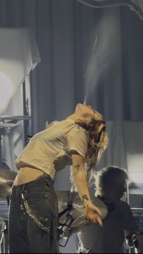 YELYAHGLUM's tweet photo. me w/ your pee https://t.co/THMF75jrTZ