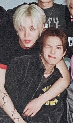 _pochahoon's tweet photo. always be hugging https://t.co/IgkKf6xNO6