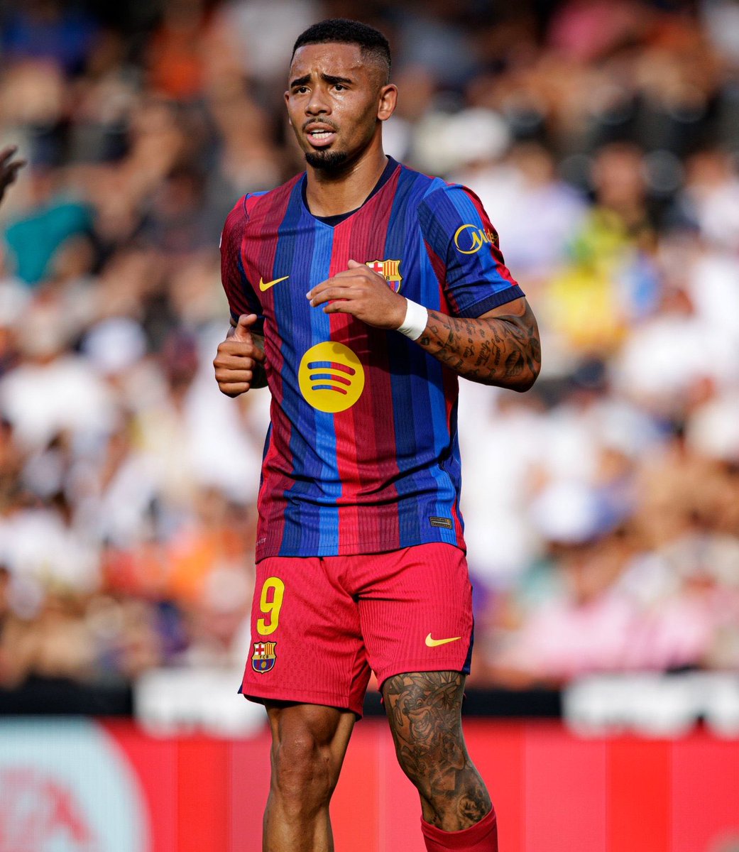 _BeFootball's tweet photo. 🚨 Gabriel Jesus 🇧🇷 est devenu hier le 4e MEILLEUR BUTEUR BRÉSILIEN DE L’HISTOIRE de la Ligue des Champions. 😳⚽️

Il a égalé un certain… RIVALDO 👇 

🥇 Neymar (43 buts)
🥈 Vinicius Junior (34 buts)
🥉 Kaka (30 buts)
4️⃣ Gabriel Jesus (27 buts)
4️⃣ Rivaldo (27 buts) https://t.co/Bd88VPdRJu