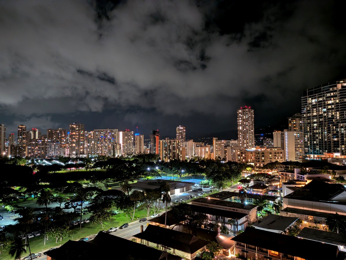 mocosradio's tweet photo. 🌃 https://t.co/XamIn2Cccu
