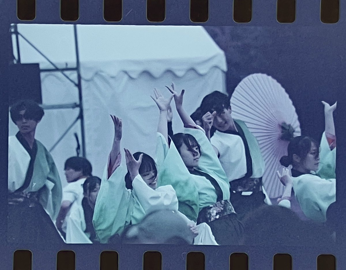 sugarfilmcamera's tweet photo. 2026.8.23(Sun.)天王グリーンランドまつり・ヤートセ選手権2026にて
秋田大学よさこいサークルよさとせ歌舞輝『燈翔』
@ysts_kabuki
🎞️: Lomogarphy LomoChrome Purple XR 100-400(ISO100〜400)
#フィルムカメラ
#よさカメ
#天王グリーンランドまつり
#よさとせ歌舞輝
#Lomogarphy https://t.co/D25gGiOv74
