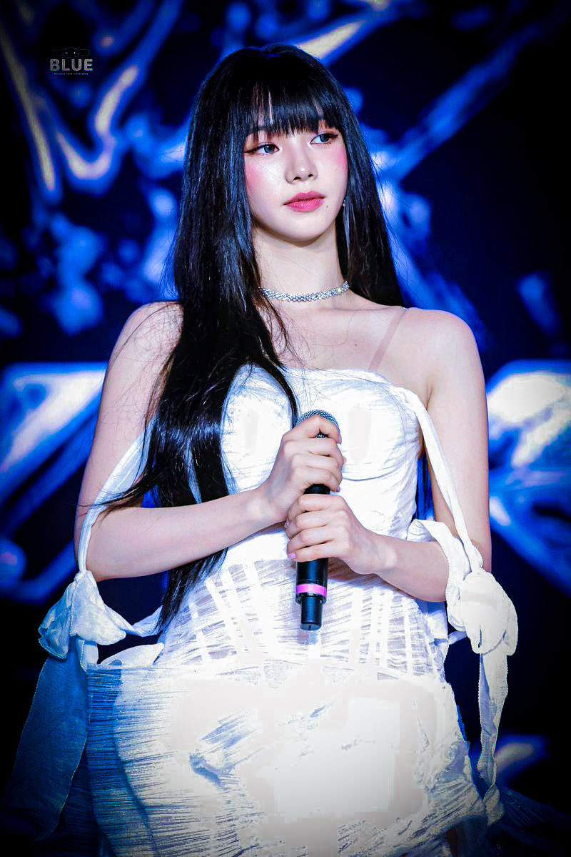 KpopCurator's tweet photo. Karina stepped onto that Lima stage and said, “watch me.” 🔥🇵🇪
The presence. The confidence. The performance. She owned every second. ✨
MYs, what was your favorite moment? 👀
❤️ Like • 💬 Comment • 🔁 Repost
#KARINA #aespa #COMPLæXITY #aespaInLima #TheKpopCurator https://t.co/PcBpZQp7qG