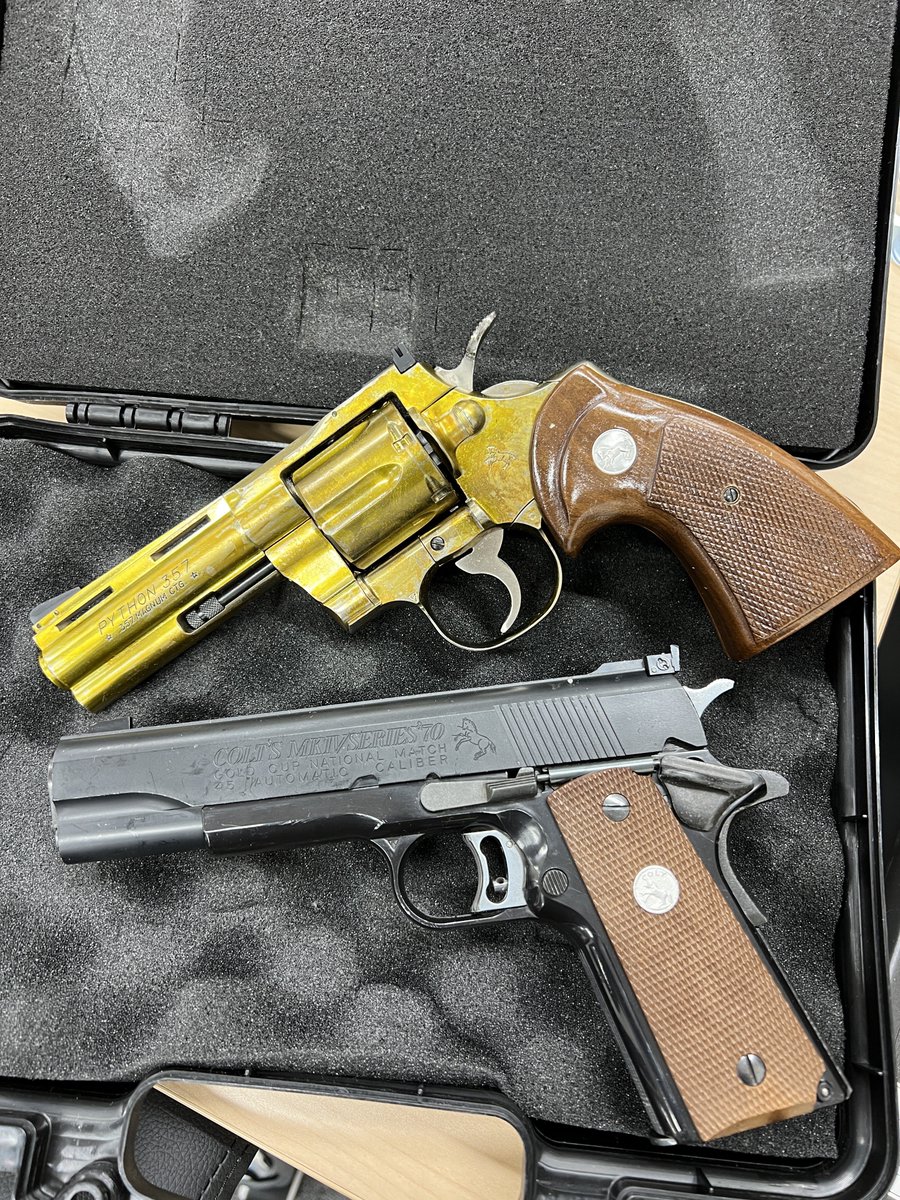 guns_ok's tweet photo. これを愛でるのです
しかしやっぱ金属ガンはこの重たいシリンダーが回るのが最高だ
トリガーにかけた指に重さが伝わるんだよね https://t.co/p4TjYtVaeV
