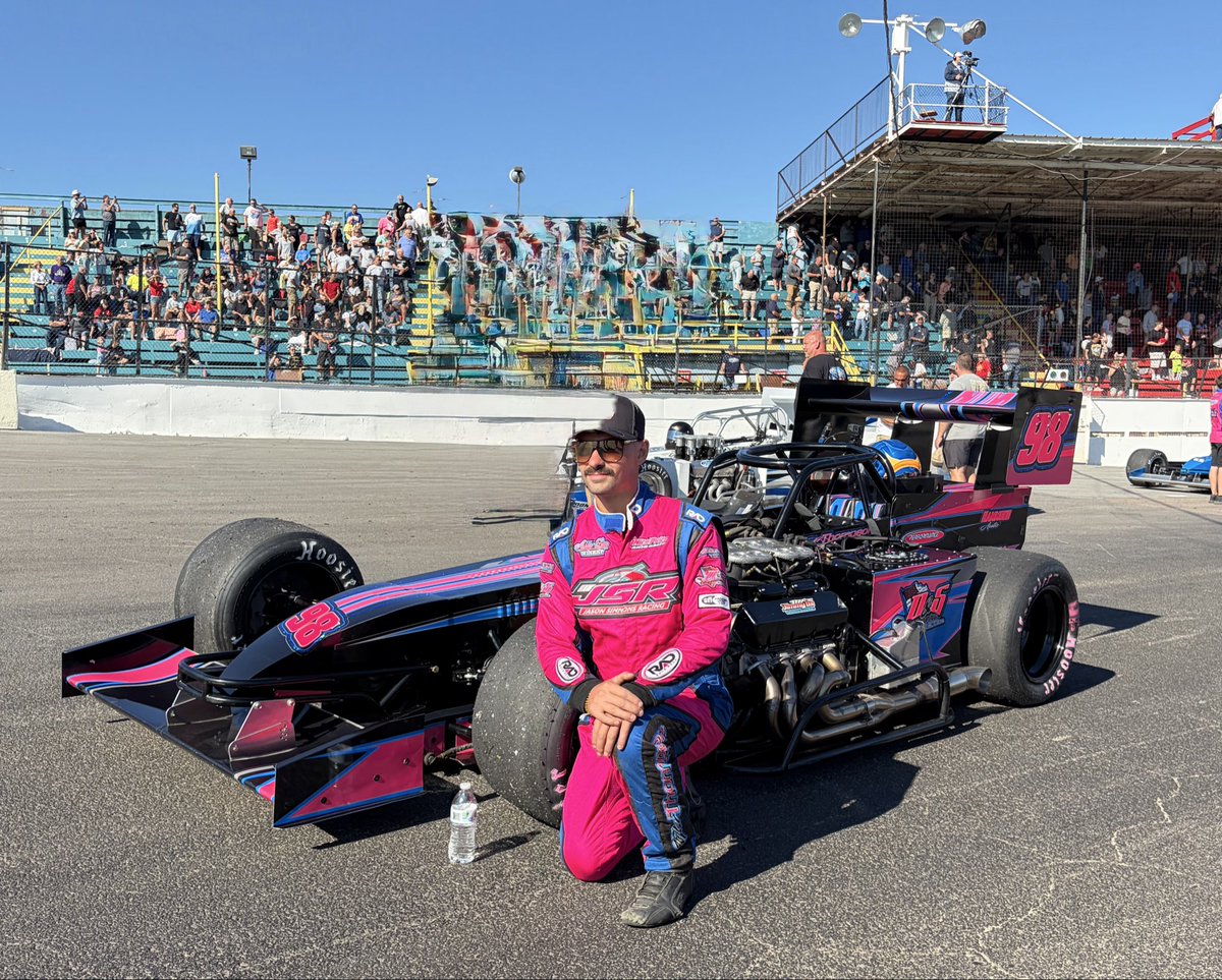 KRob112's tweet photo. Tyler Thompson #98
@OswegoSpeedway
@AllThingsSuperm
#SteelPalace #BudClassicWeekend70 https://t.co/ZE2UbB6Rsr