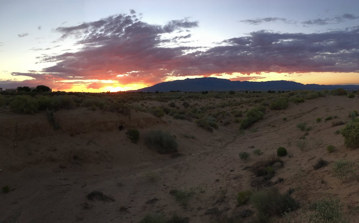 Rob_In_ABQ's tweet photo. Sun rising over the Sandias back in August 2020. https://t.co/k7I951JXxR