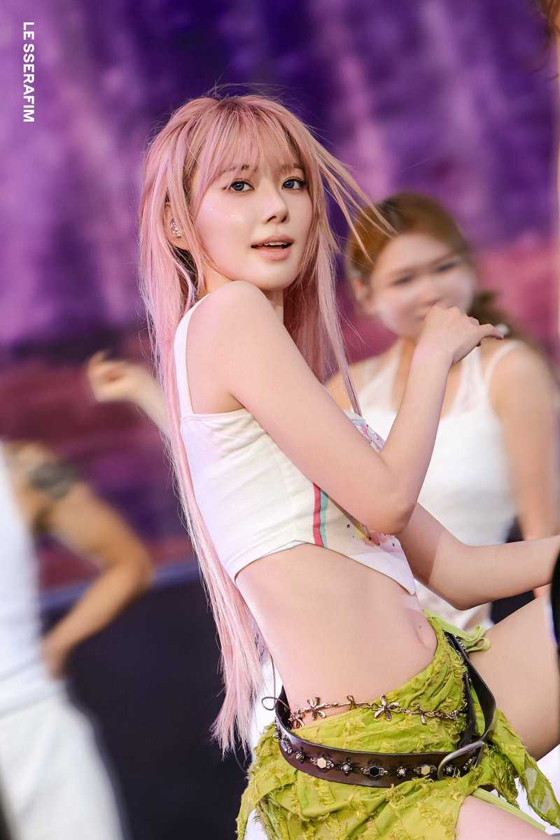 sakuchan_0812's tweet photo. LE SSERAFIM ‘SUMMER SONIC 2026’ Photo Sketch

#사쿠라
#宮脇咲良  #SAKURA
#르세라핌  #LE_SSERAFIM https://t.co/xAlDn3RRRc