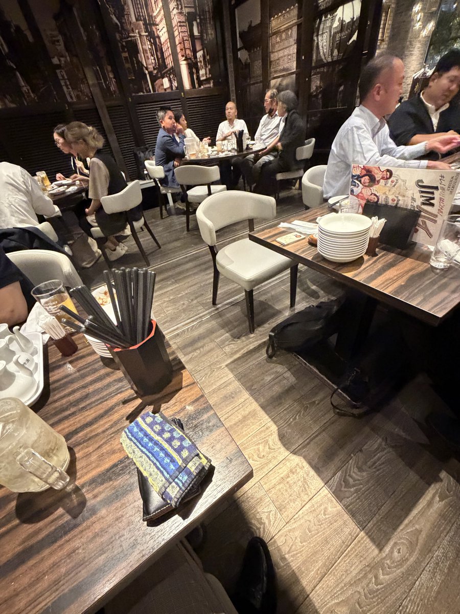 cross9631zen's tweet photo. 業界飲み会🍺
上場企業ばかり🤗💕難しい😓話 https://t.co/l8skJbDCYn