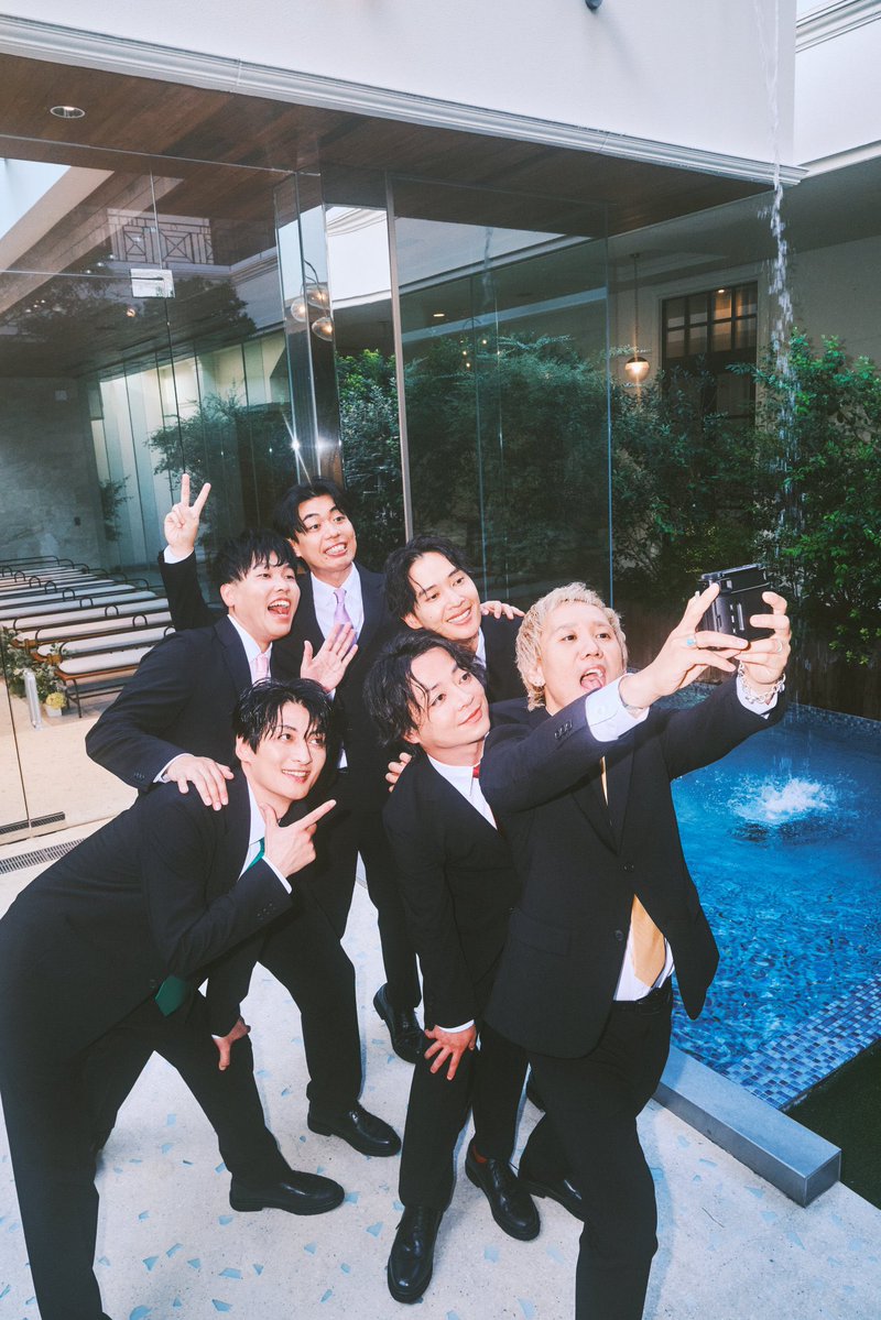 Manretsu_staff's tweet photo. ⟡.· ⎯⎯⎯⎯⎯ ⎯⎯⎯⎯⎯⎯⎯ ⟡.·
    漫烈 1st写真集 Flutter for me
　　  ✨ 表紙デザイン解禁 ✨
⟡.· ⎯⎯⎯⎯⎯⎯⎯⎯ ⎯⎯⎯⎯ ⟡.·

Quick Japan先行予約特典対象は、
9月13日までの購入分となります ! ✅
※メンバーいずれかの直筆サイン入り
※メンバーの指定はできません

🔻QJストアはこちら
https://t.co/Wj7h7X2KOQ