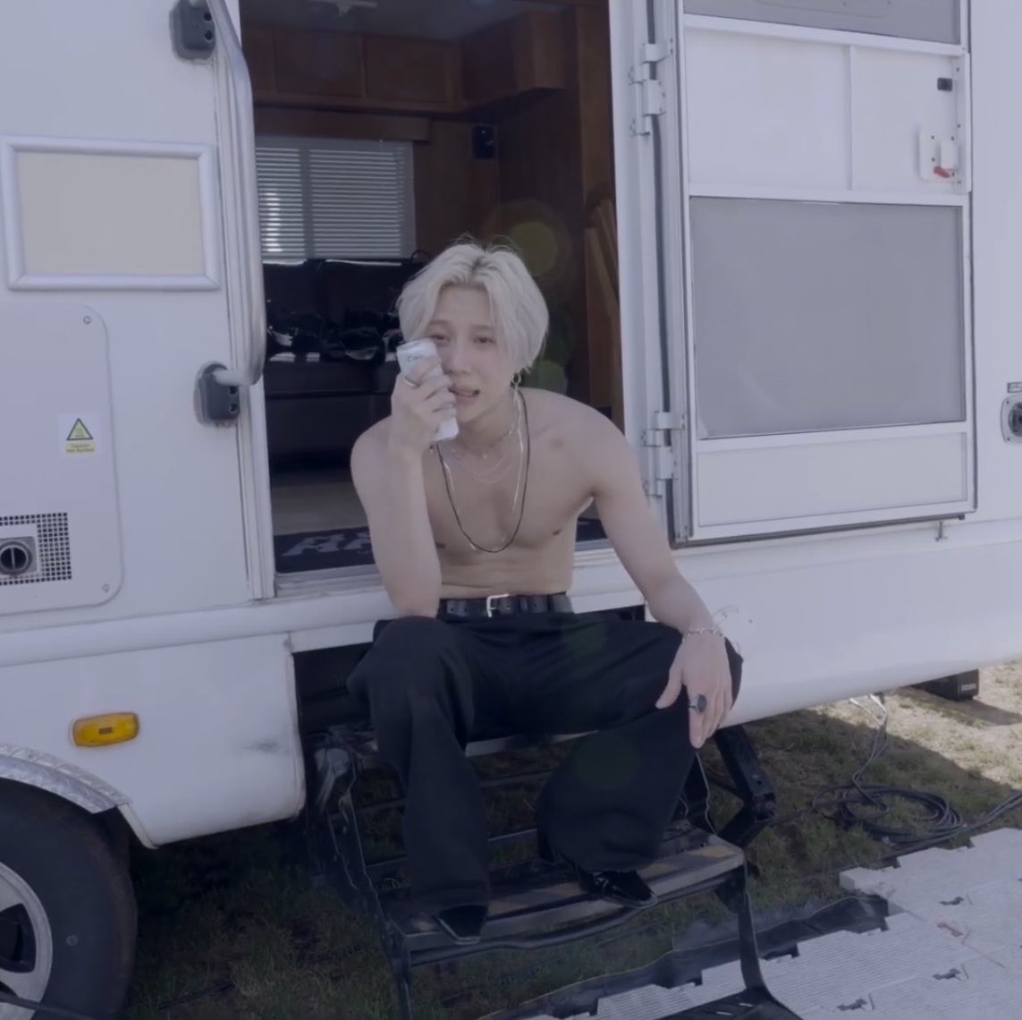 timtamtaem's tweet photo. his expressions are killing me i know that heatwave had him suffering 😭 https://t.co/FCDncMmNmO
