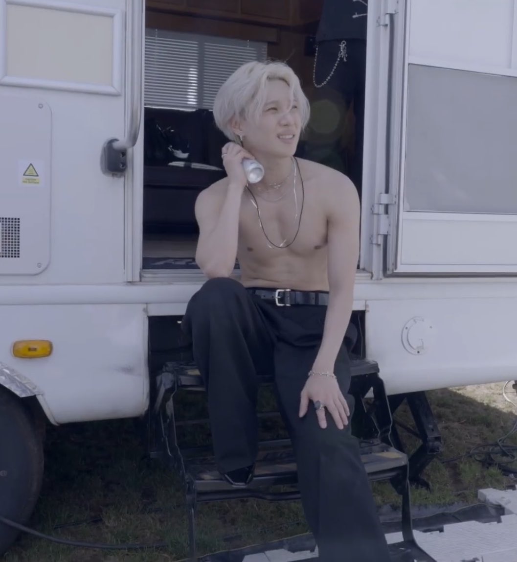 timtamtaem's tweet photo. his expressions are killing me i know that heatwave had him suffering 😭 https://t.co/FCDncMmNmO