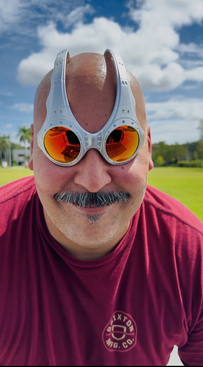 ecwelder's tweet photo. @TheBlackBull0x Hunter has $laptop, I have $telephone…..ring ring

ERwbahRiNe9YPsxpkWMA8a6EwreZkb3JDPLfQmdEpump https://t.co/Lzu3wdnRd0