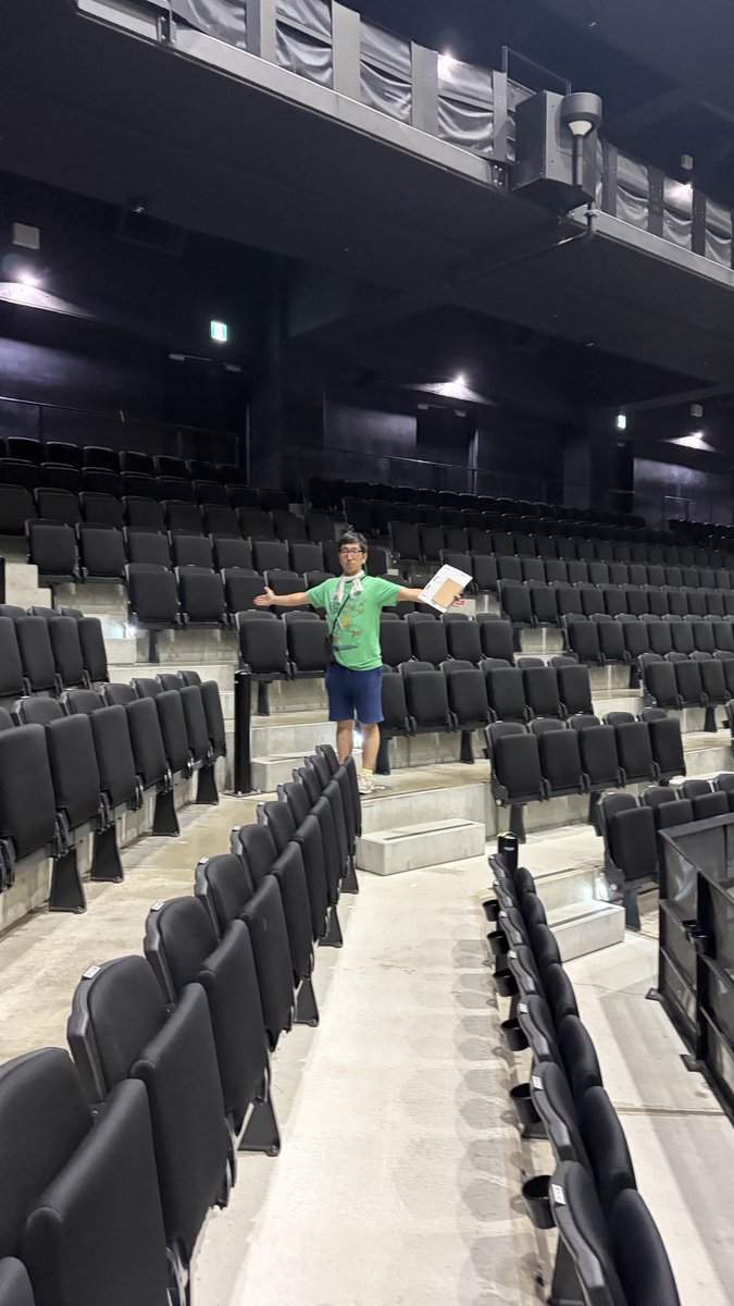 mitsuseyubie's tweet photo. コバこと小林研究員！ぴあアリーナMMの次は王子小劇場！クロムモリシタン！クロムのスイッチ組（今初めて勝手に言いました土下座!!）森下さん、花戸さんもギンギンです！昨夜超満員の初日があけて本日2日目!!!当日券出るそうです!!!後半になる程お席取りづらくなるようなので、是非！お早目に!!! https://t.co/hkhKycNeU1