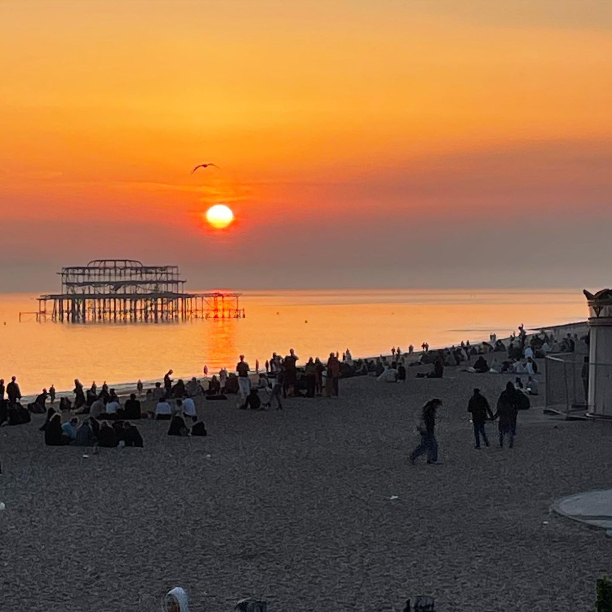 MarcoCierley's tweet photo. Evening strolls along the seafront beneath a gorgeous sunset. https://t.co/nzOeWgATmD