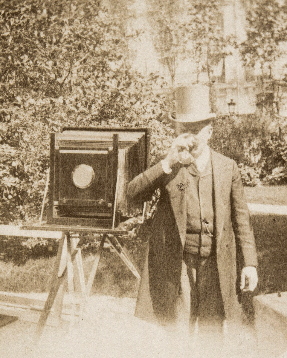 laBnF's tweet photo. 📸 La photographie fête ses 200 ans ! Pour célébrer le #BicentenairePhotographie, plongez dans les collections photographiques de @laBnF, qui comptent aujourd’hui 7 millions d’images : https://t.co/ZVjQnTehwm https://t.co/IAXDdPBRWJ