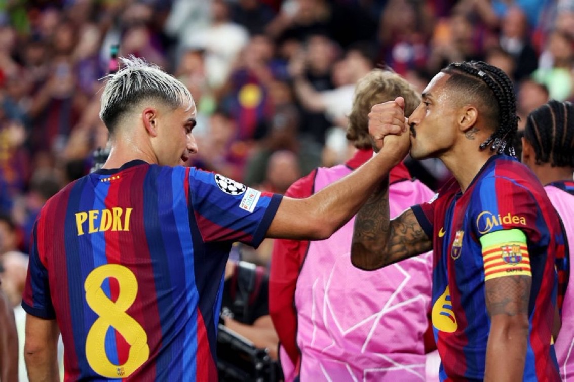 BarcaUniversal's tweet photo. 🚨 Deco: "For me, it's a worldwide scandal that Pedri and Raphinha are out of the Ballon d'Or top 30." https://t.co/VJR79FEW33