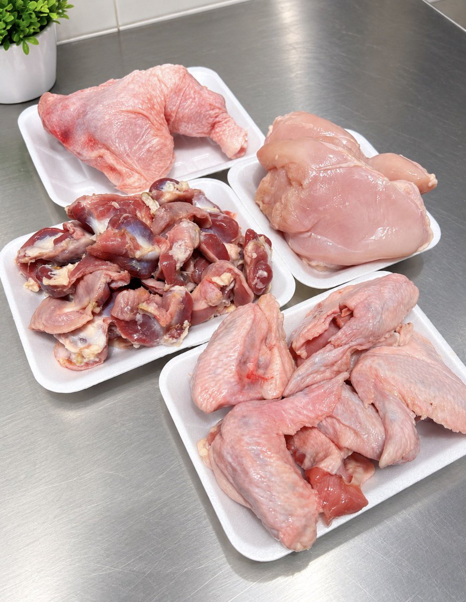 ChefscornerNg's tweet photo. A deal like no other! 🥳🥳🥳

8,500 ONLY
- 1 chicken lap
- 250grams chicken breast 
- 500grams chicken wings 
- 500grams chicken gizzards 

*Delivery starts tomorrow 12pm 🚚 https://t.co/nP4AweTx6I